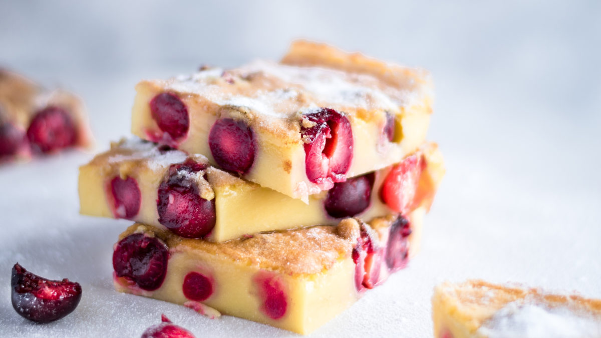 CLAFOUTIS WITH CHERRIES